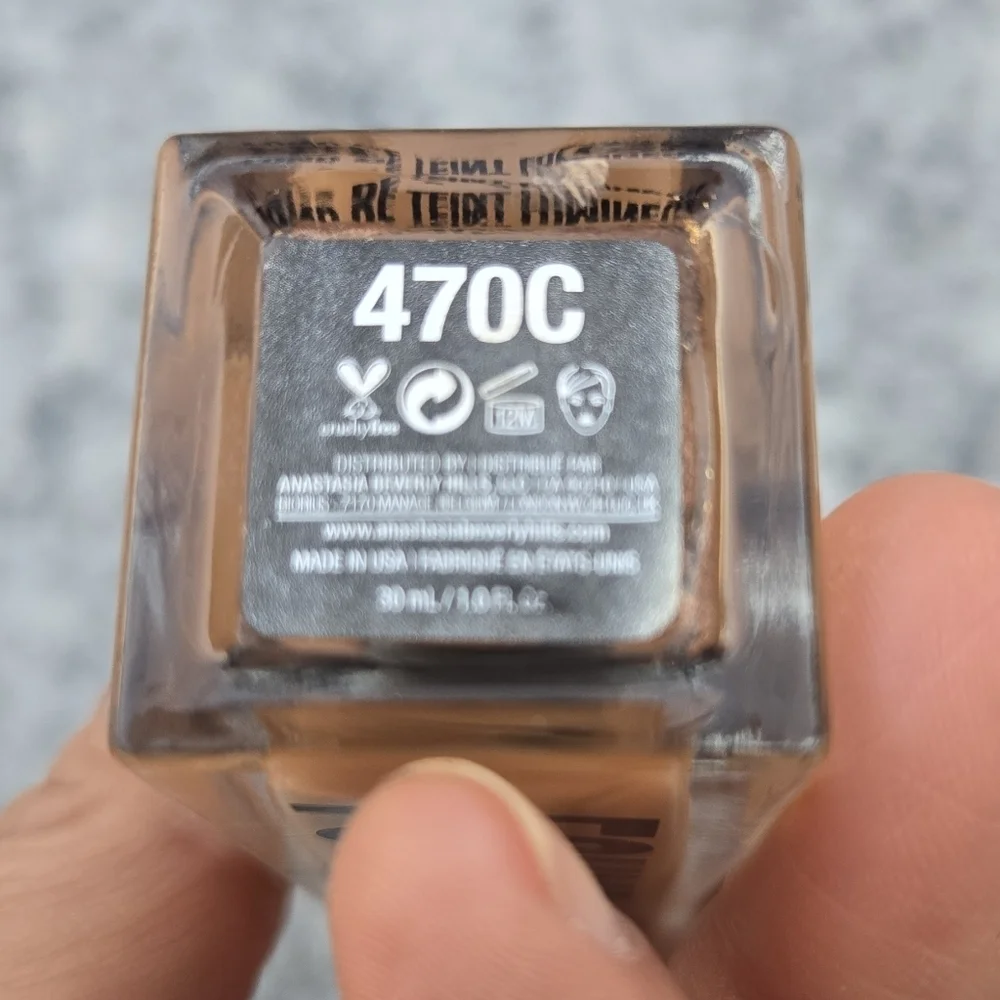 Anastasia Beverly Hills shade 470c